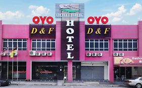 Oyo 498 D&F Boutique Hotel Senawang