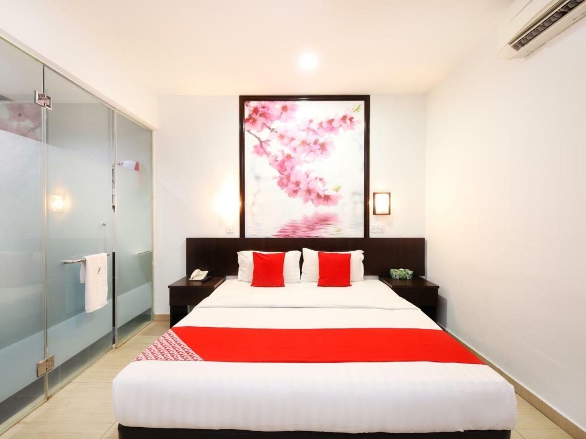 Oyo 498 D&F Boutique Hotel Senawang Seremban Luaran gambar