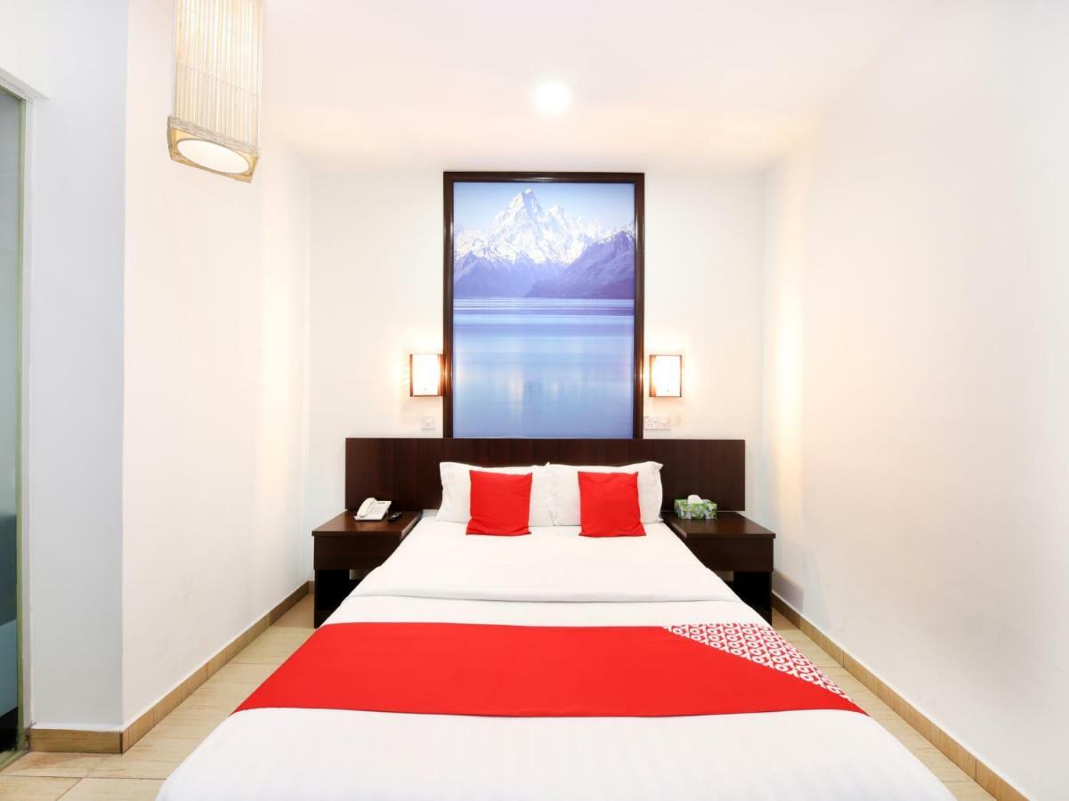 Oyo 498 D&F Boutique Hotel Senawang Seremban Luaran gambar