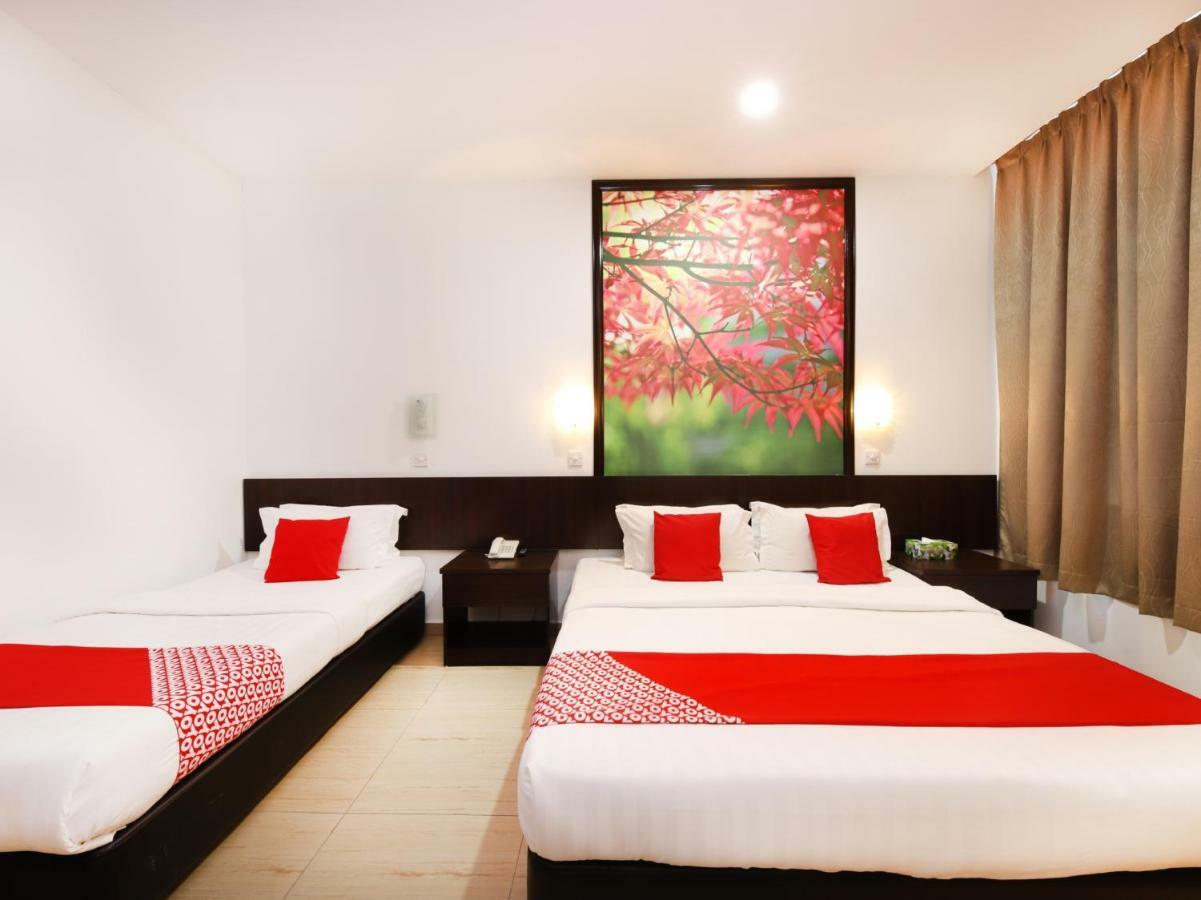 Oyo 498 D&F Boutique Hotel Senawang Seremban Luaran gambar