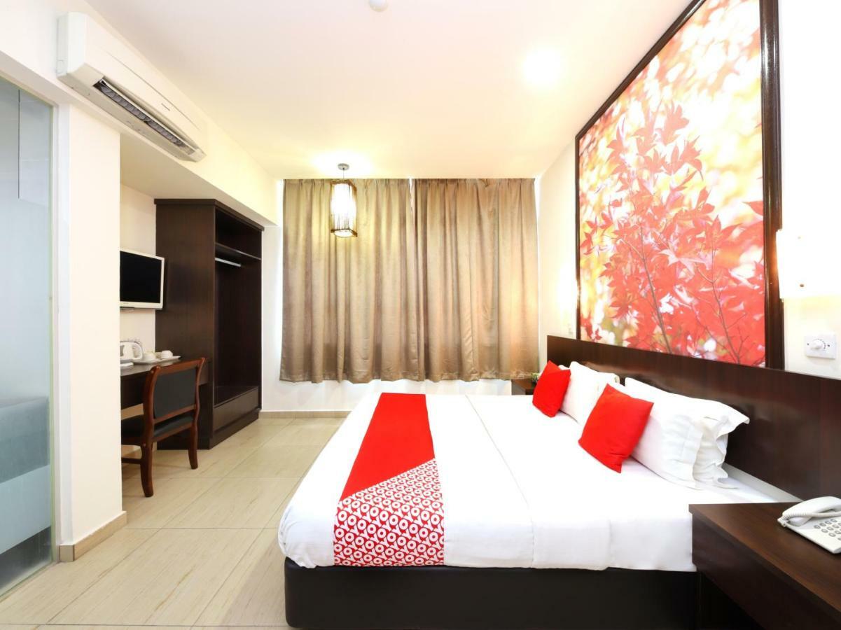 Oyo 498 D&F Boutique Hotel Senawang Seremban Luaran gambar