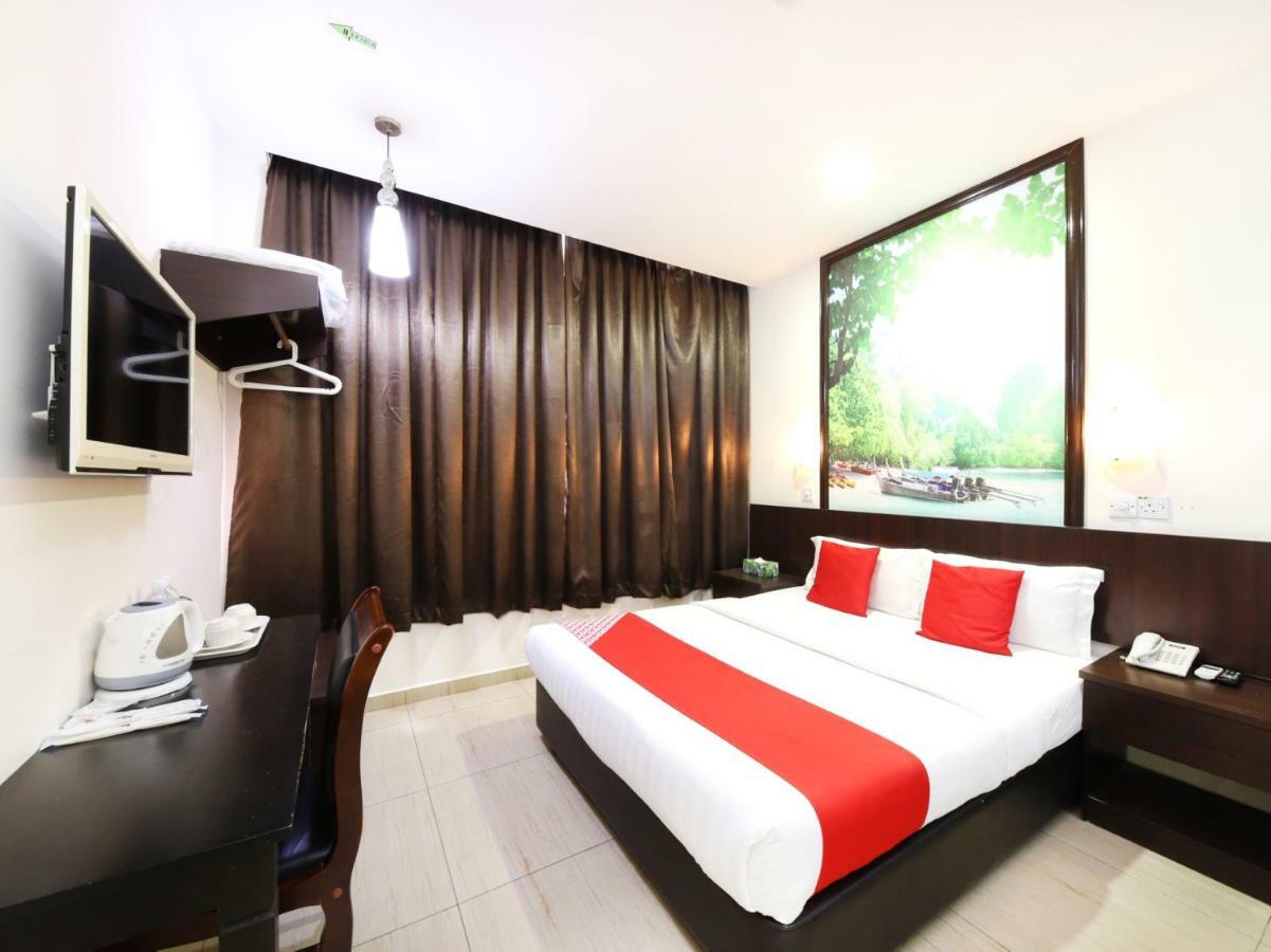 Oyo 498 D&F Boutique Hotel Senawang Seremban Luaran gambar