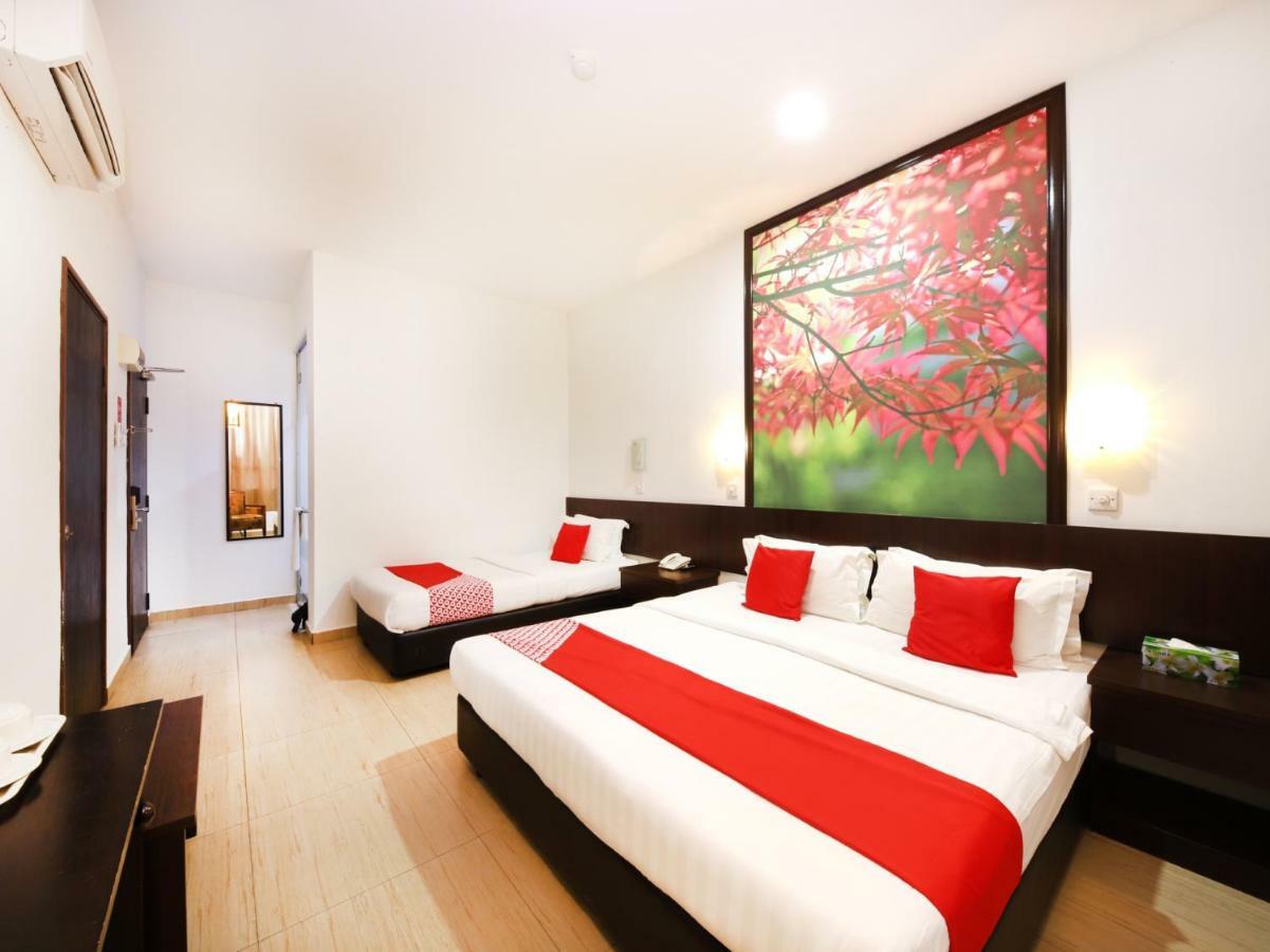 Oyo 498 D&F Boutique Hotel Senawang Seremban Luaran gambar