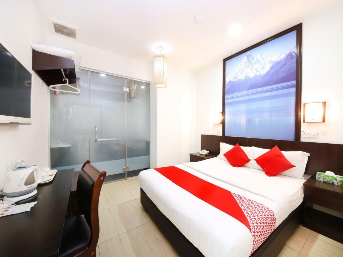 Oyo 498 D&F Boutique Hotel Senawang Seremban Luaran gambar