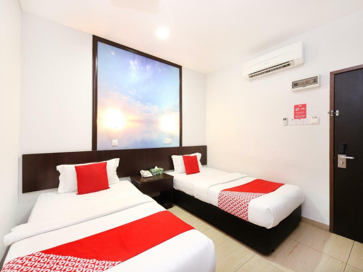 Oyo 498 D&F Boutique Hotel Senawang Seremban Luaran gambar