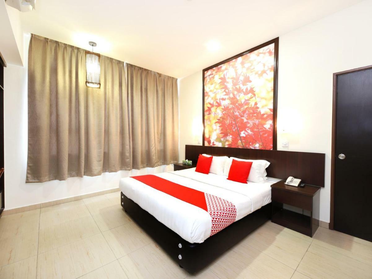 Oyo 498 D&F Boutique Hotel Senawang Seremban Luaran gambar