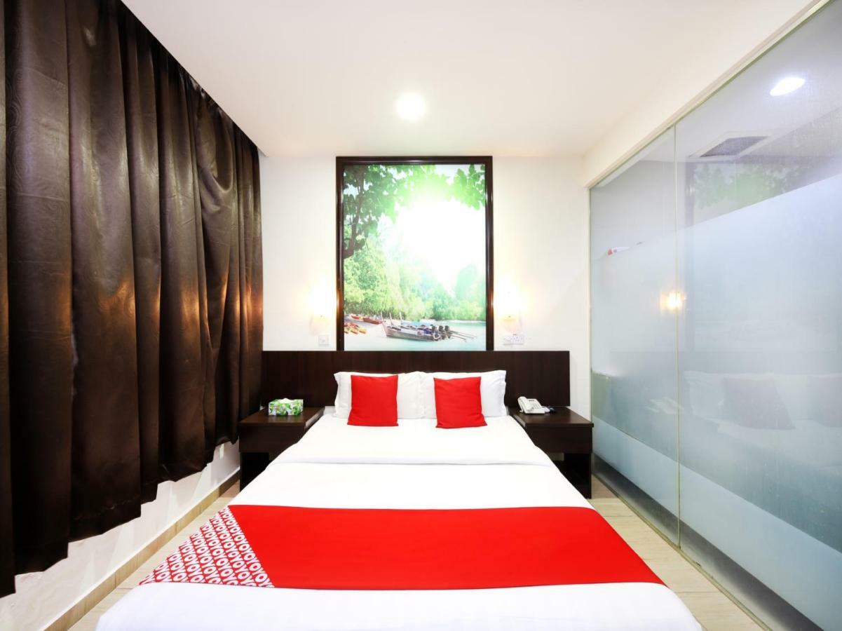 Oyo 498 D&F Boutique Hotel Senawang Seremban Luaran gambar