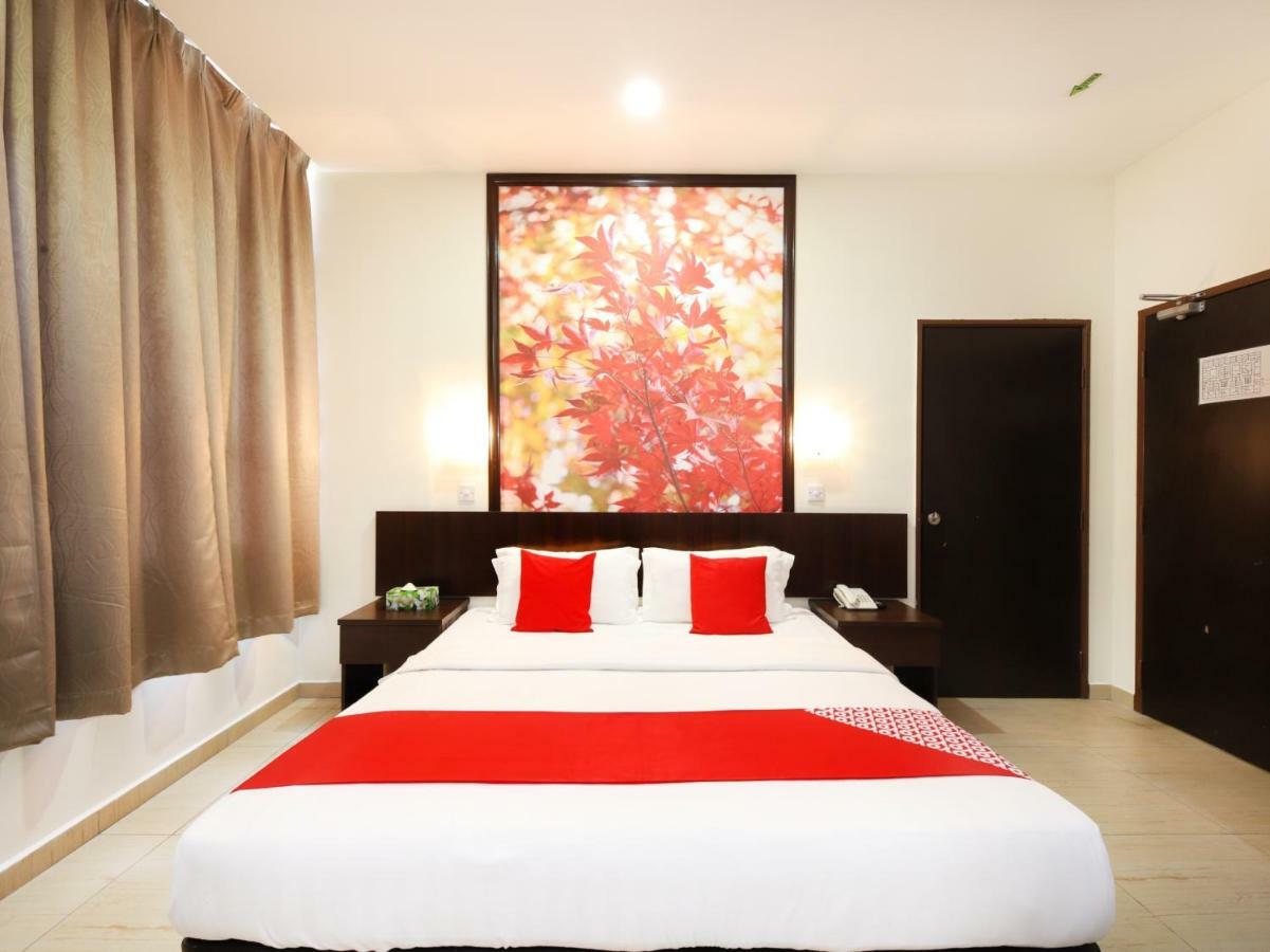 Oyo 498 D&F Boutique Hotel Senawang Seremban Luaran gambar